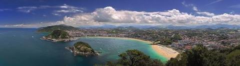 The city of Donostia from top of mount Igeldo - Picture by Keta CC BY-SA 2.5 The city of Donostia from top of mount Igeldo.